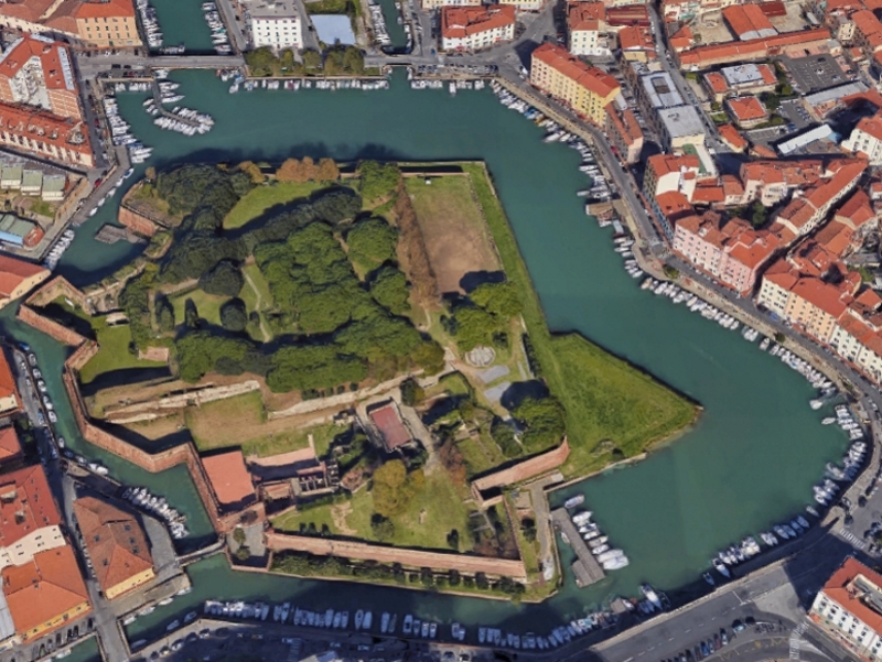 Barca Paoletti all'ormeggio di dimensioni concesse 8,60 x 2,50 metri <br><a href=dettaglio.aspx?Id=142 >VAI ALLA SCHEDA</a>